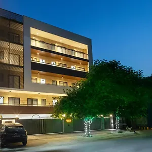 Perch Service Dlf Cyber , Gurgaon India